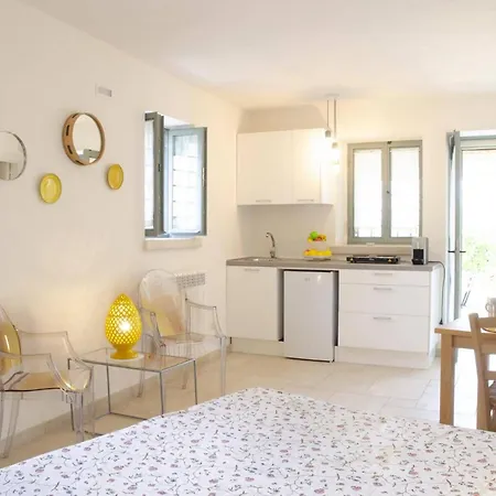 Borgo Mediterraneo By Вилла Челье-Мессапика